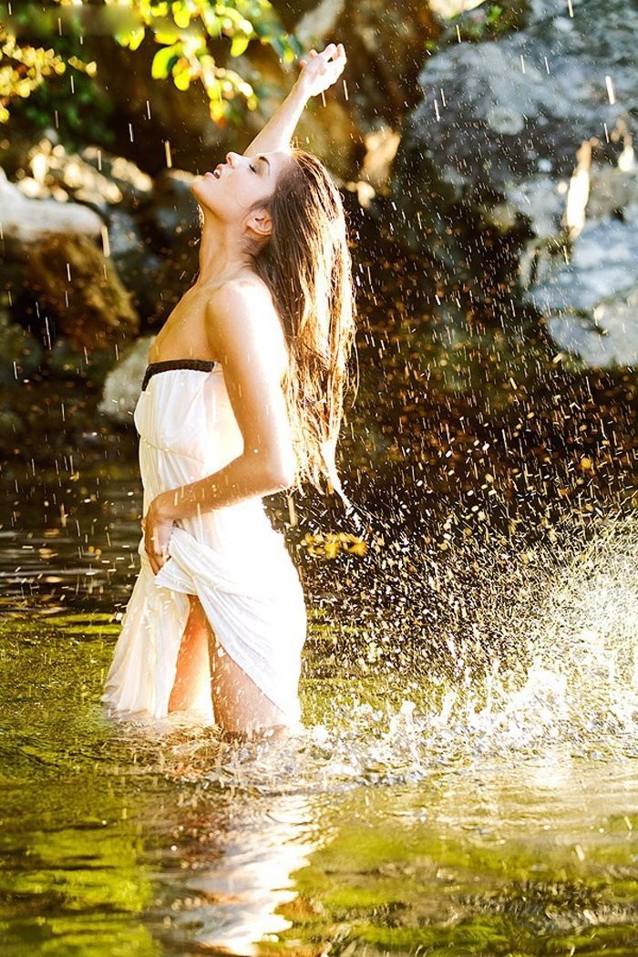 Marie Avgeropoulos in Beihai