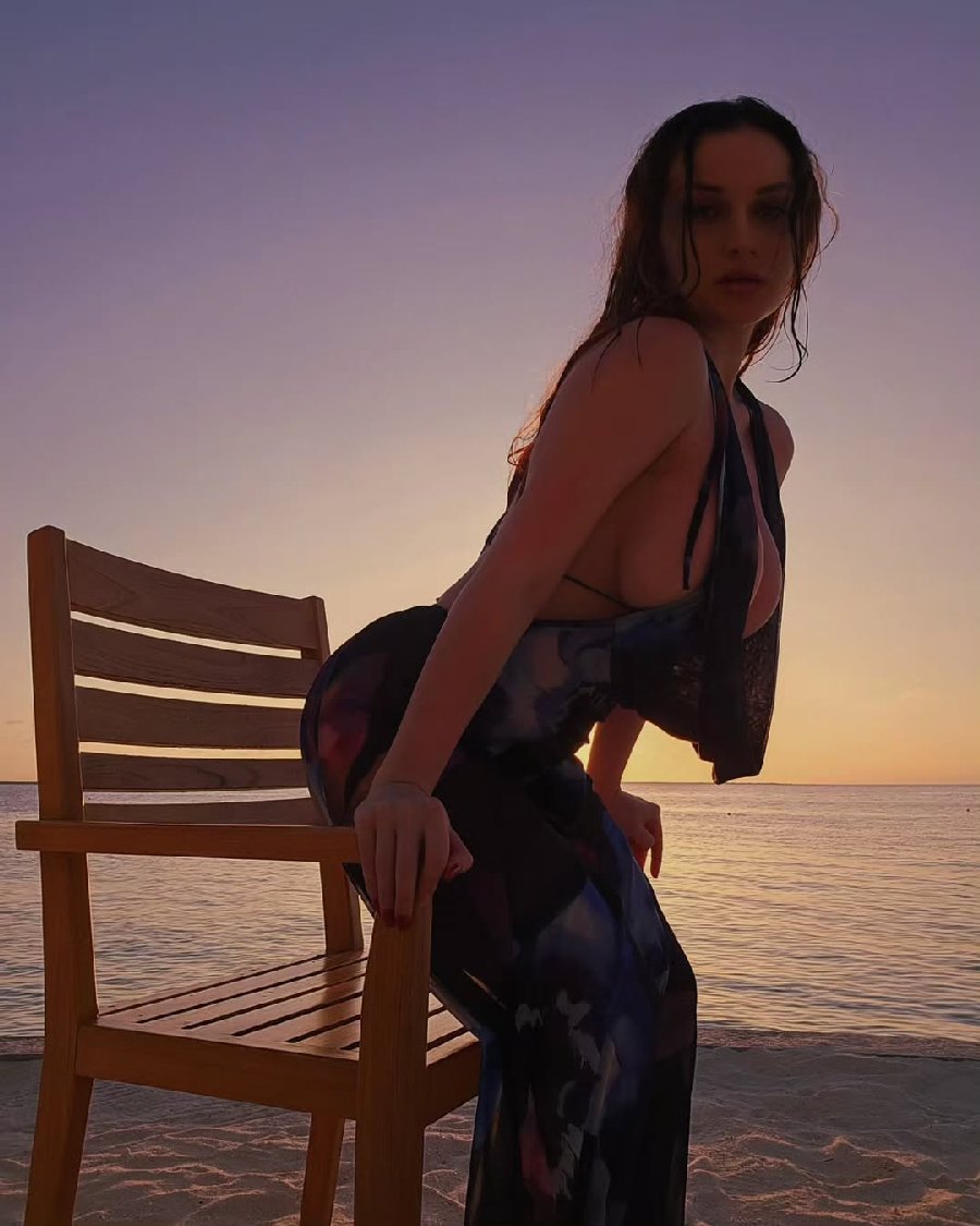 Sexy girl Miranda Faith nude in Beihai