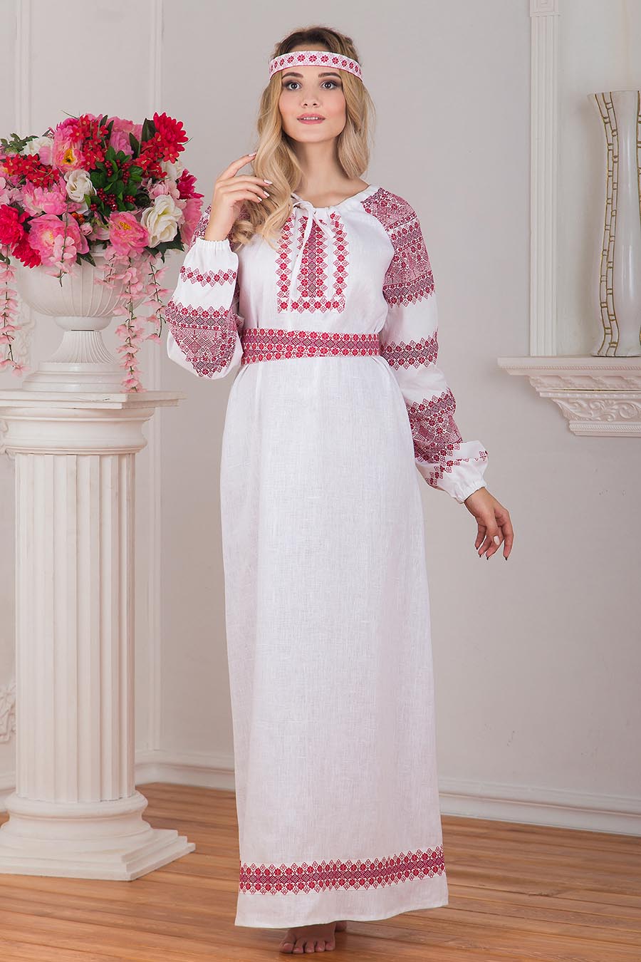 Women in Slavic costumes in Beihai