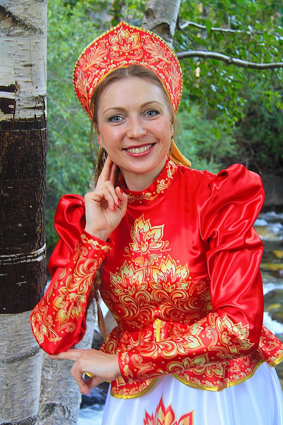 Women in Slavic costumes in Beihai