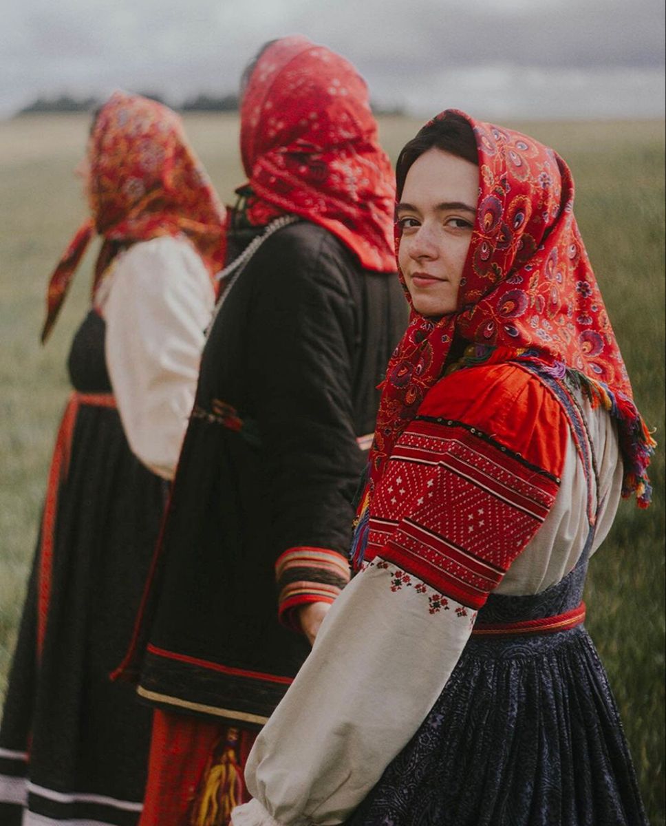 Women in Slavic costumes in Beihai