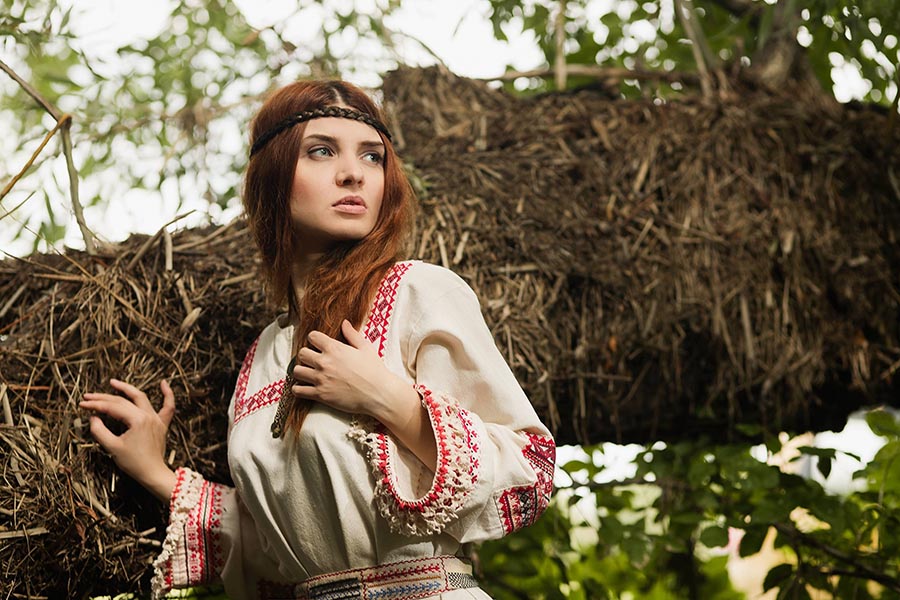 Women in Slavic costumes in Beihai