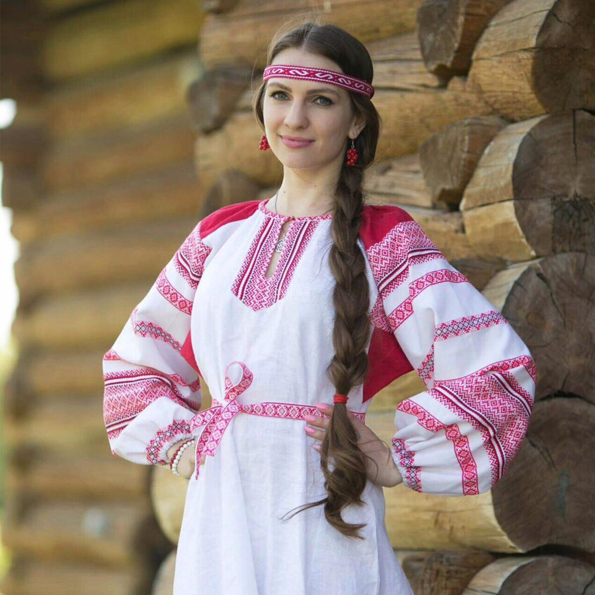 Girls in Slavic costumes in Beihai
