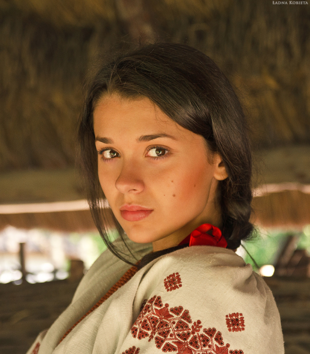 Girls in Slavic costumes in Beihai