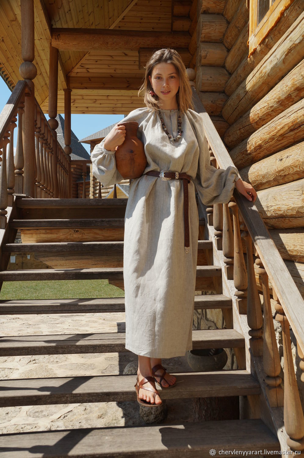 Girls in Slavic costumes in Beihai